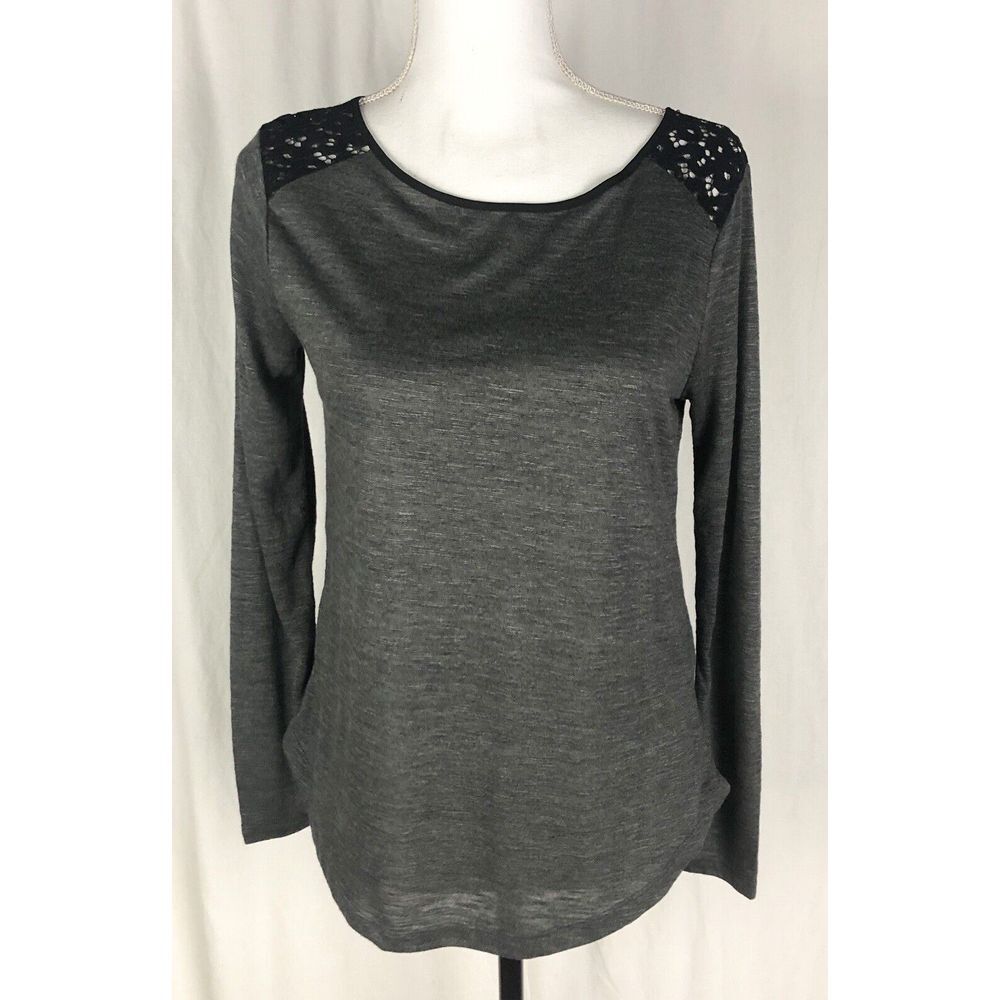 Banana Republic Women's Black Lace Shoulder Gray Tee Shirt Fitted Size S‎